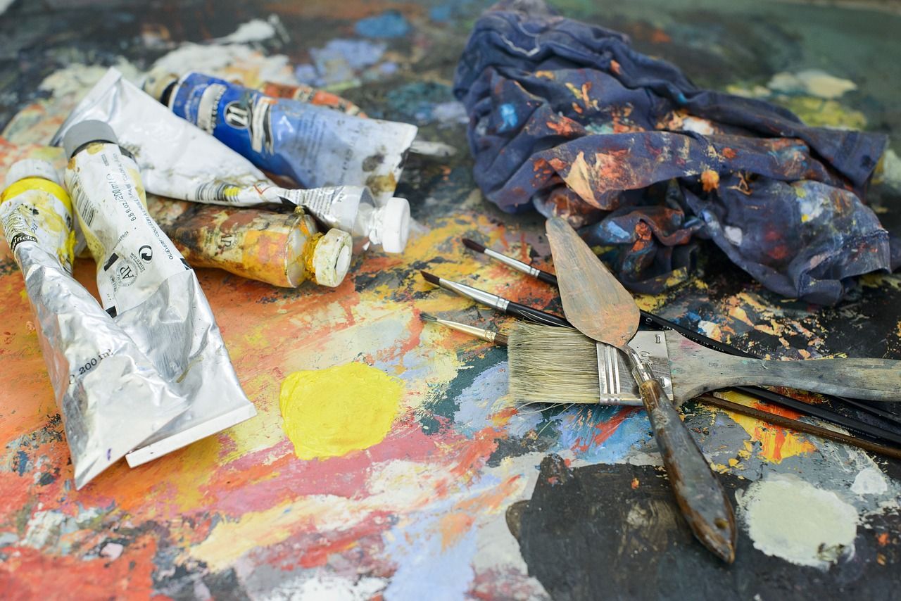 Quelle couleur de peinture choisir pour agrandir visuellement une pièce ? découvrez les meilleures couleurs de peinture pour agrandir visuellement vos pièces et donner une impression d'espace.