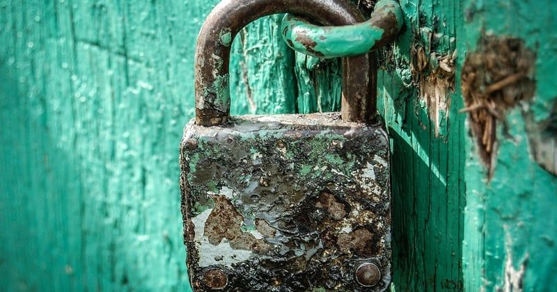 Boîte avec serrure : comment choisir le modèle idéal pour protéger vos secrets